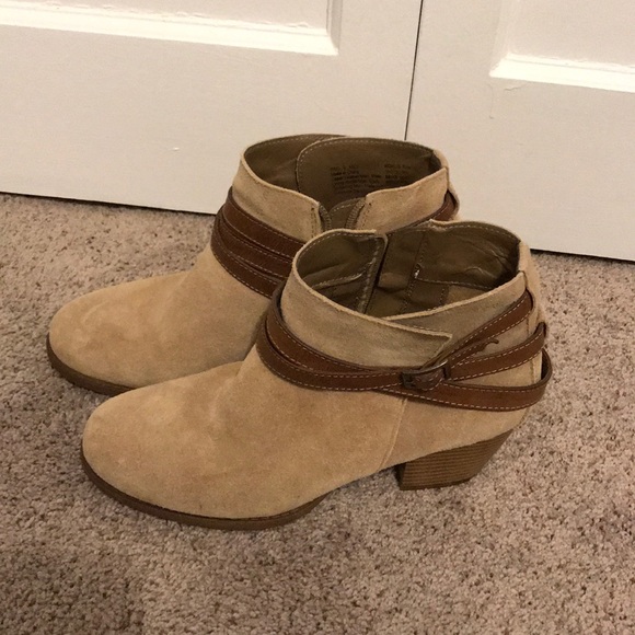 Shoes - Sonoma Size 9 Booties Camel colored